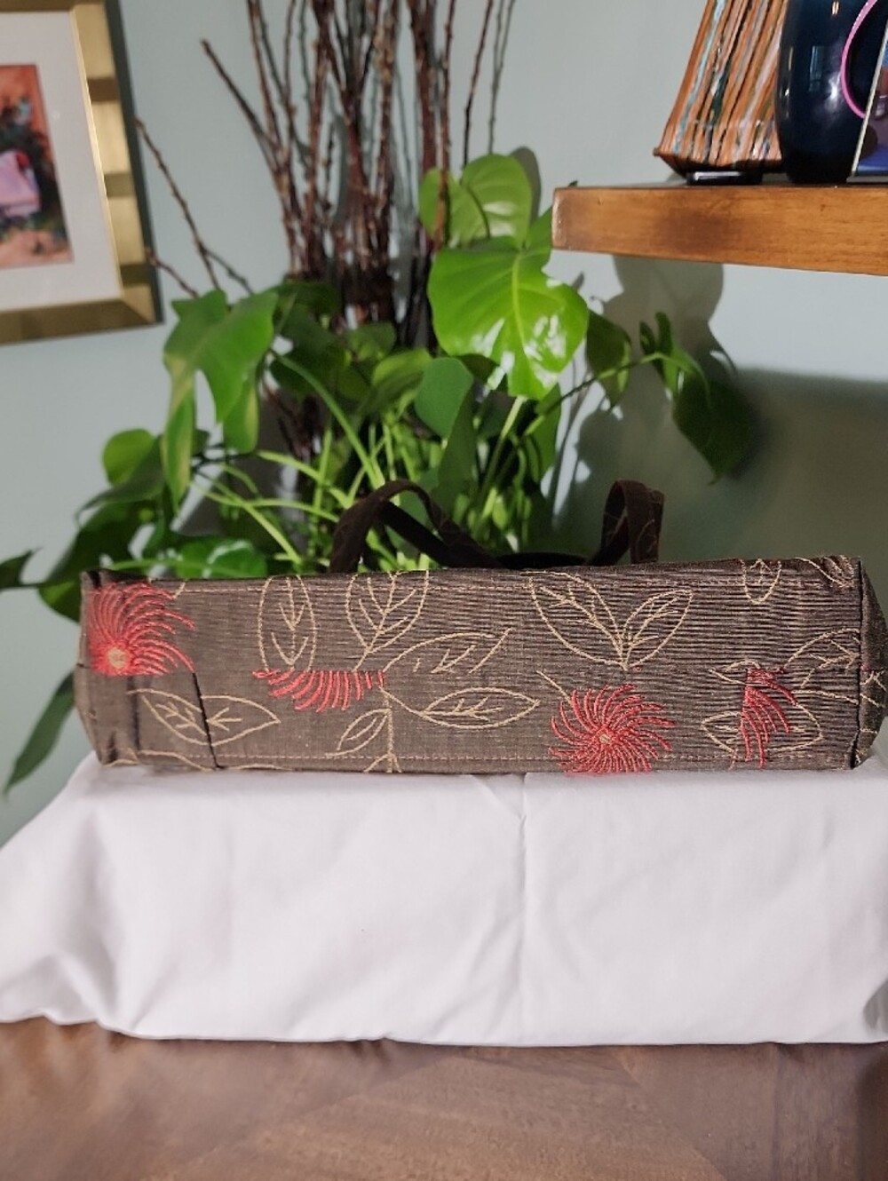 Maruca Millie Lu Embroidered Brown Shoulder Bag with Red Floral Accents - Picture 3 of 8